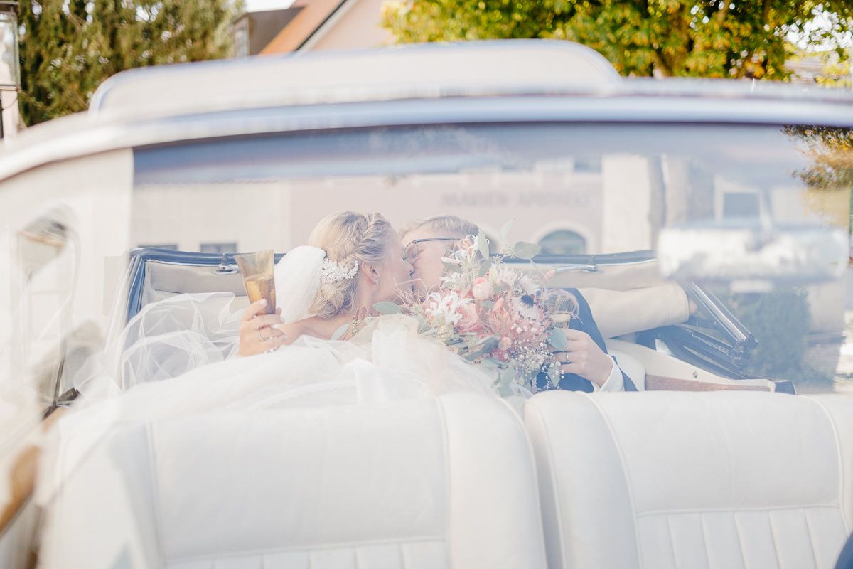 Hochzeitsauto – Ideen und Tipps für die Fahrt ins Glück