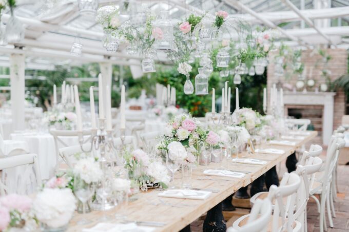 Die perfekte Tischdeko für eine Hochzeit im Sommer