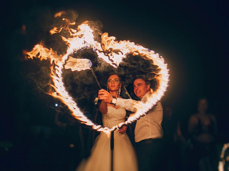 Feuershow auf einer Hochzeit