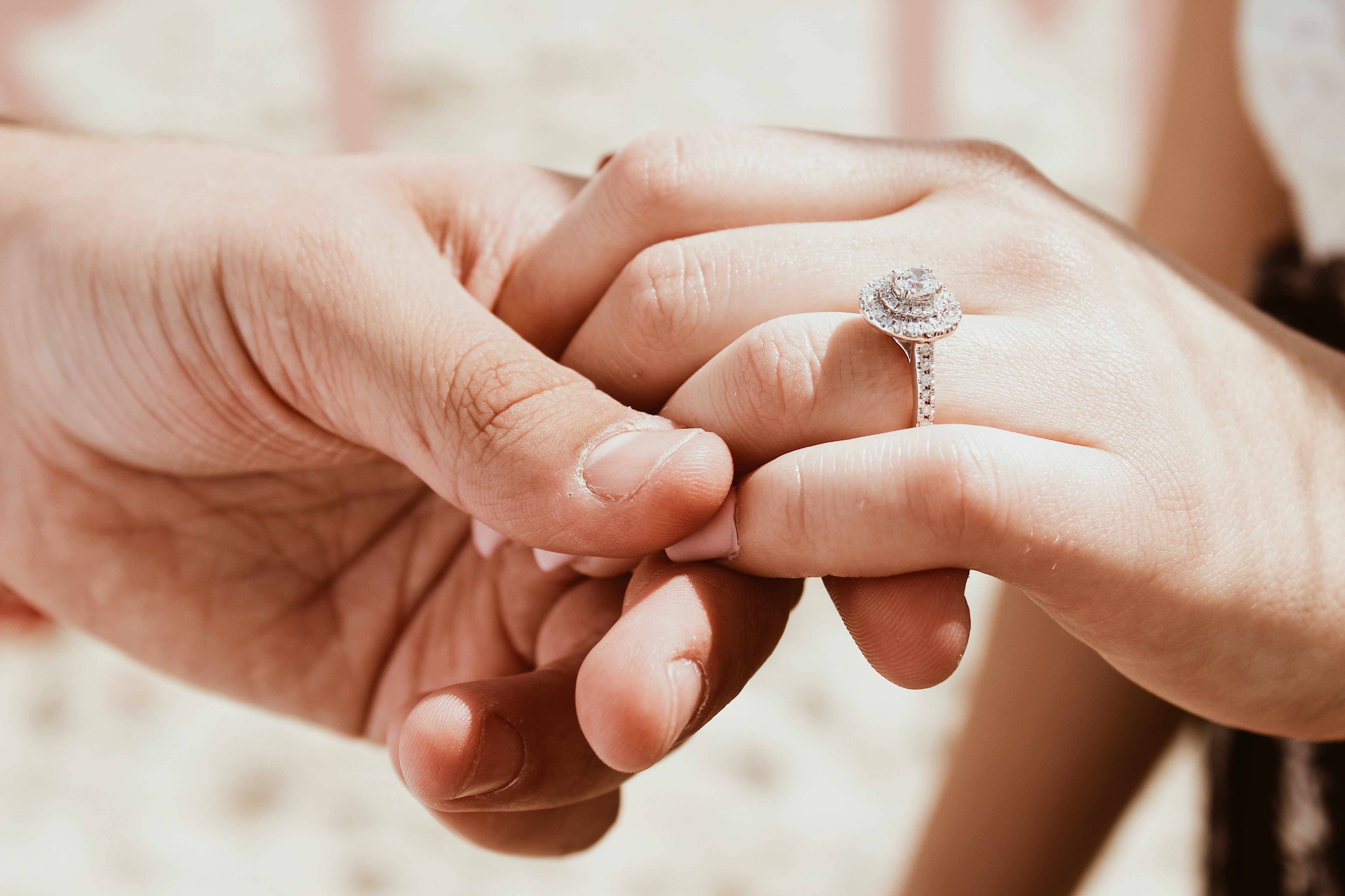 Der Verlobungsring – welche Kriterien muss er erfüllen?